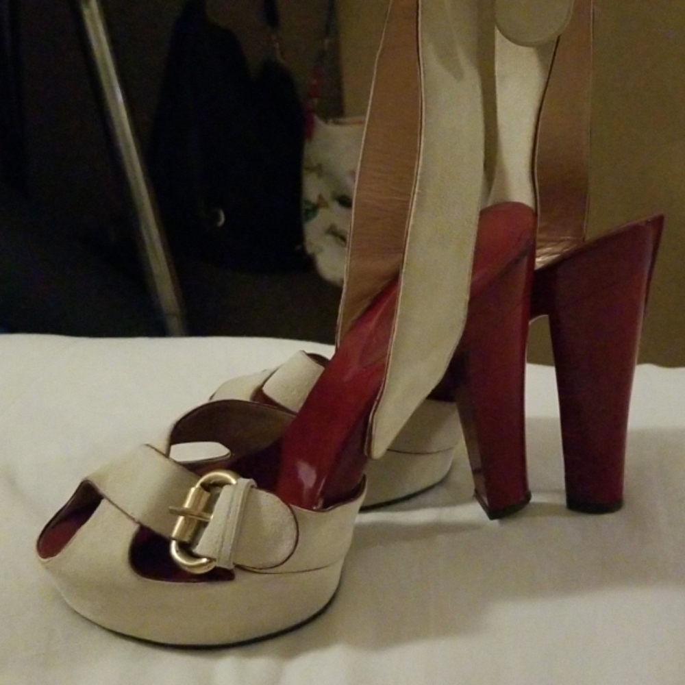 Giuseppe Zanotti White Suede Peep Toes sz 38